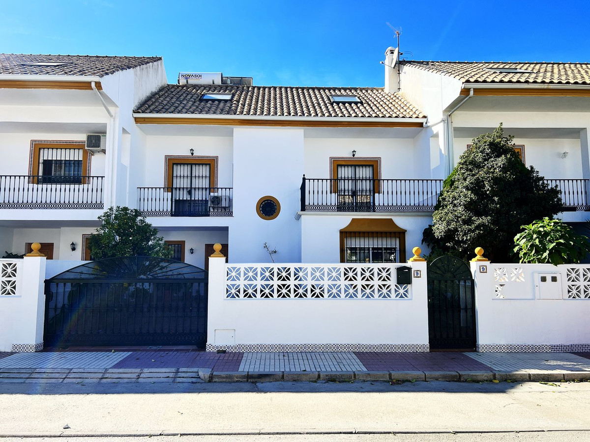 House in San Pedro de Alcantara - view 1