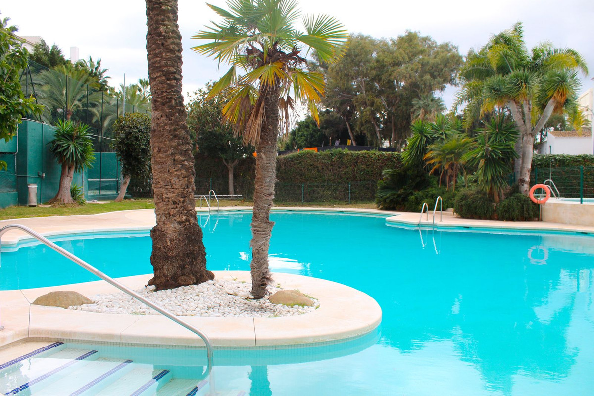 Apartment in Puerto Banus - view 1