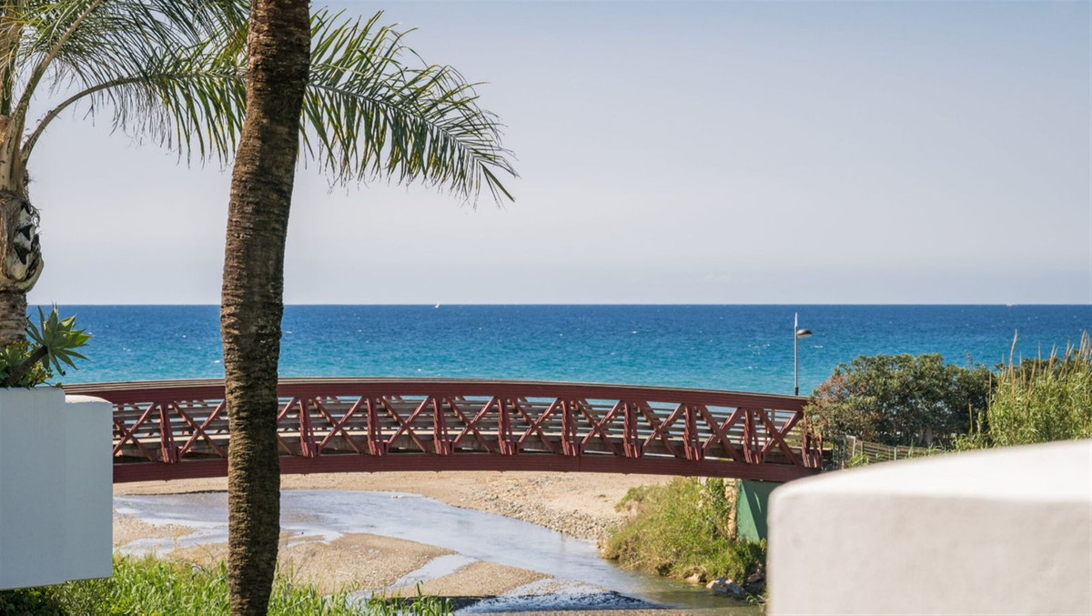 Apartment in Marbella - view 1