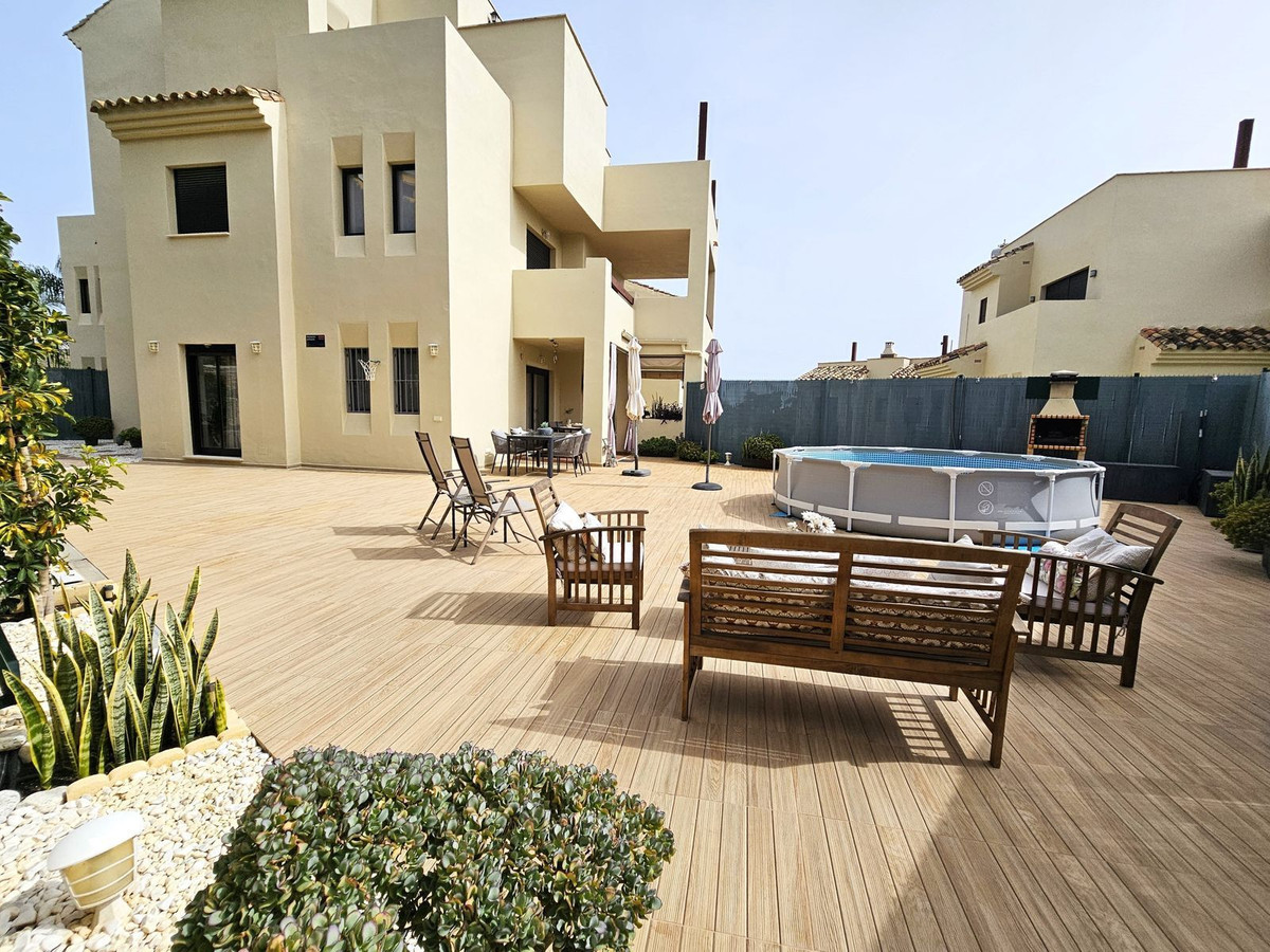 Apartment in Estepona - view 1