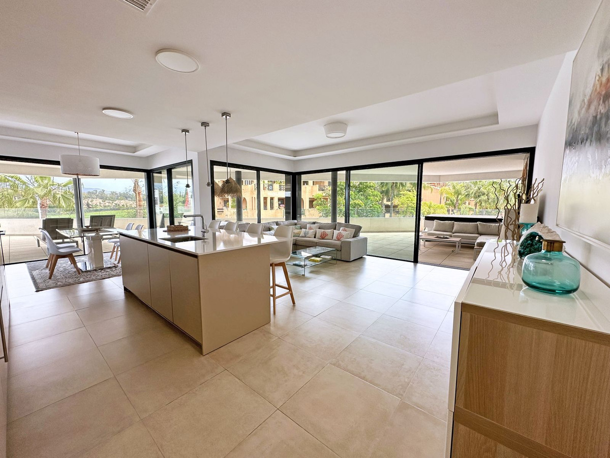 Apartment in Estepona - view 1