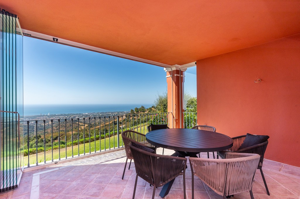 Apartment in La Mairena - view 1