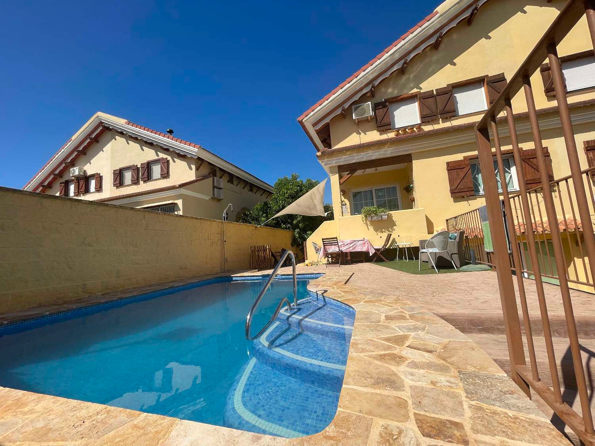 House in Alhaurin de la Torre - view 1