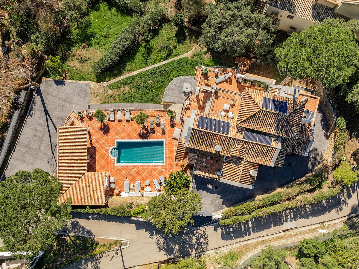 House in Atalaya Isdabe - view 1