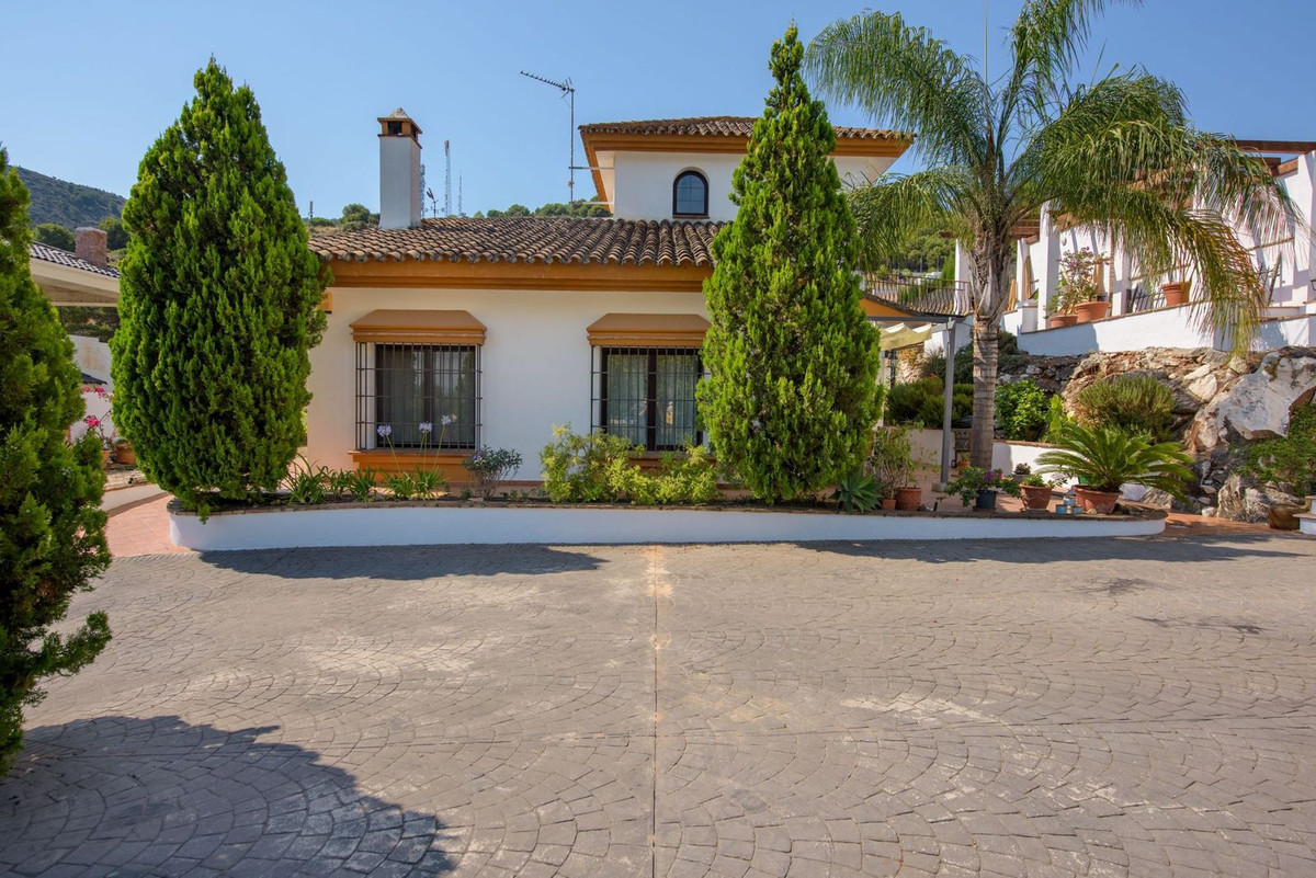 House in Alhaurin de la Torre - view 1