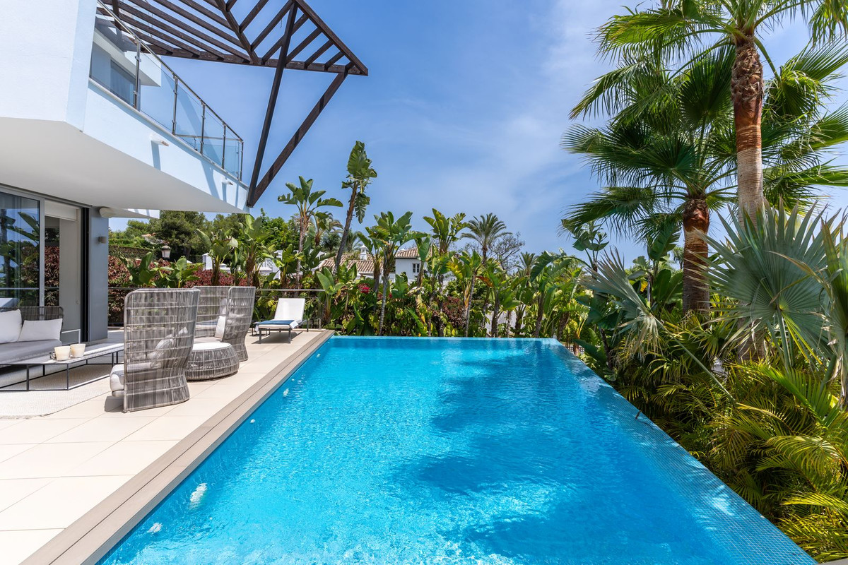 House in Marbella - view 1