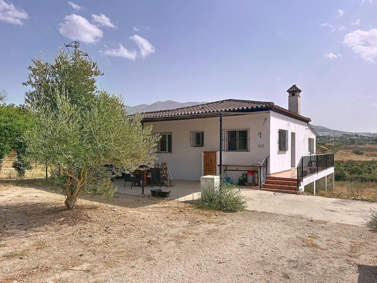 House in Alhaurin el Grande - view 1