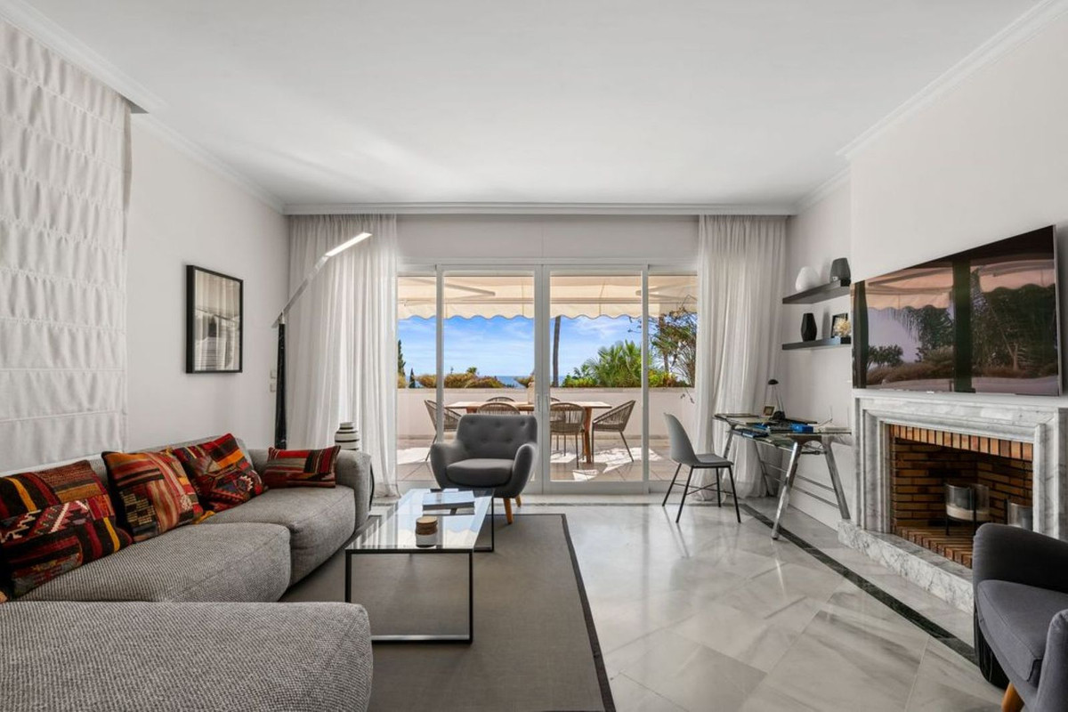 Apartment in Marbella - view 1