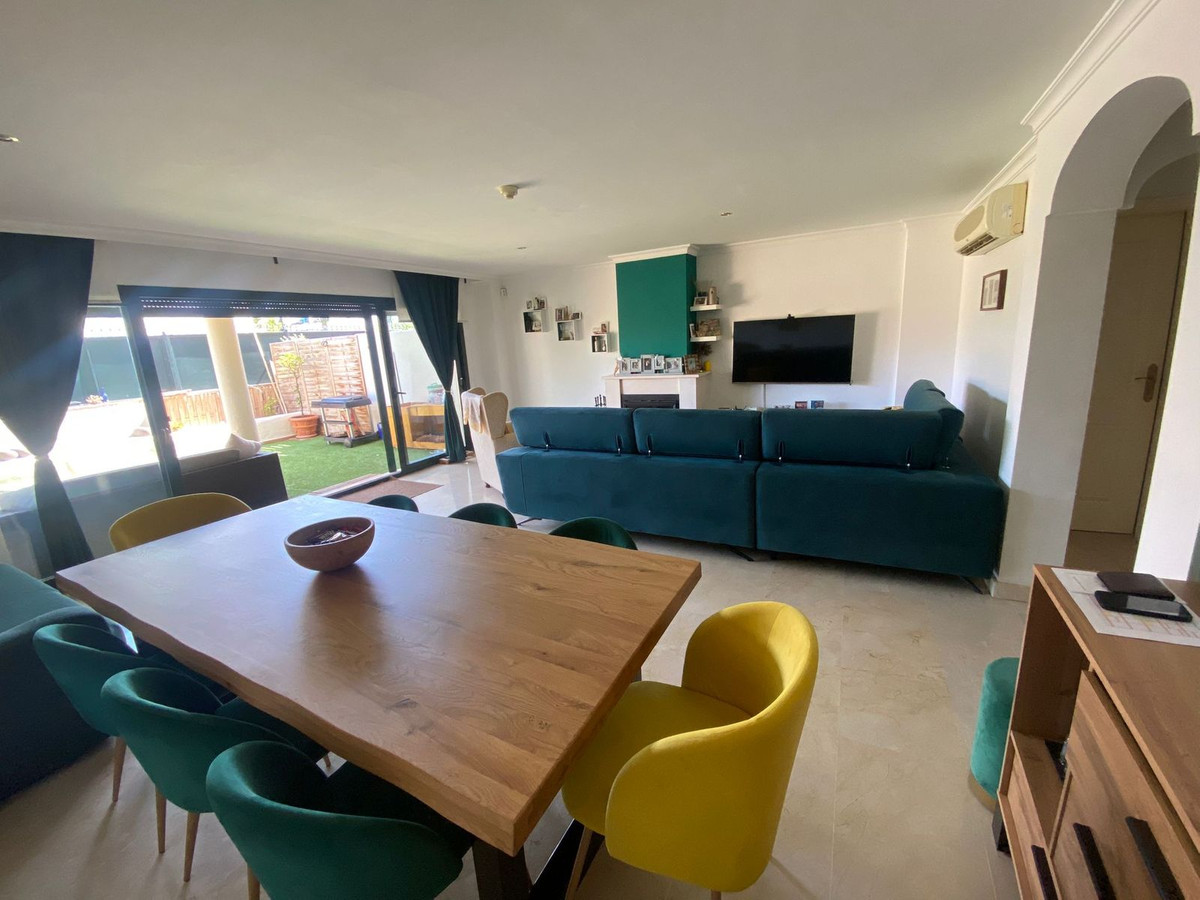 House in Estepona - view 1