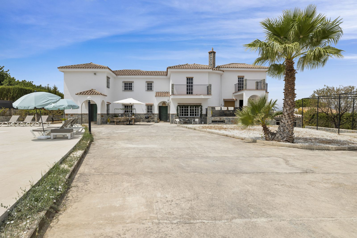 House in Alhaurin de la Torre - view 1