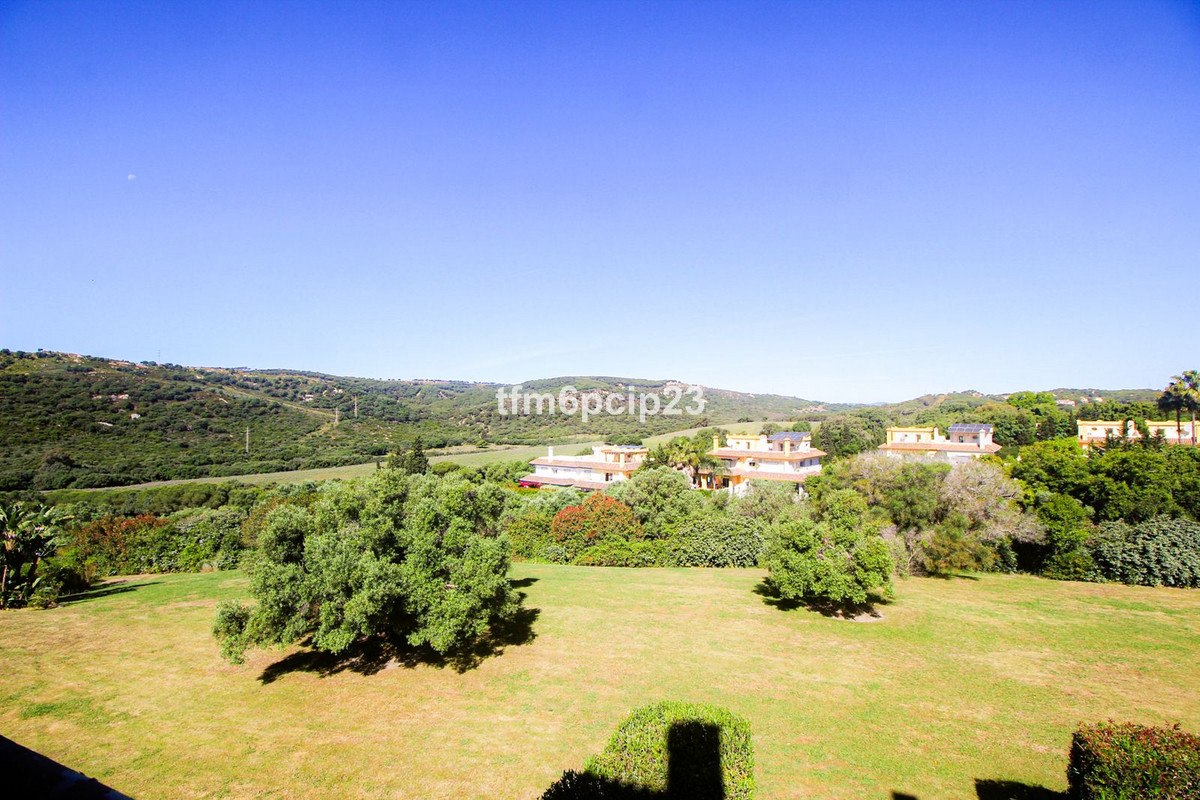 Apartment in San Roque - view 1