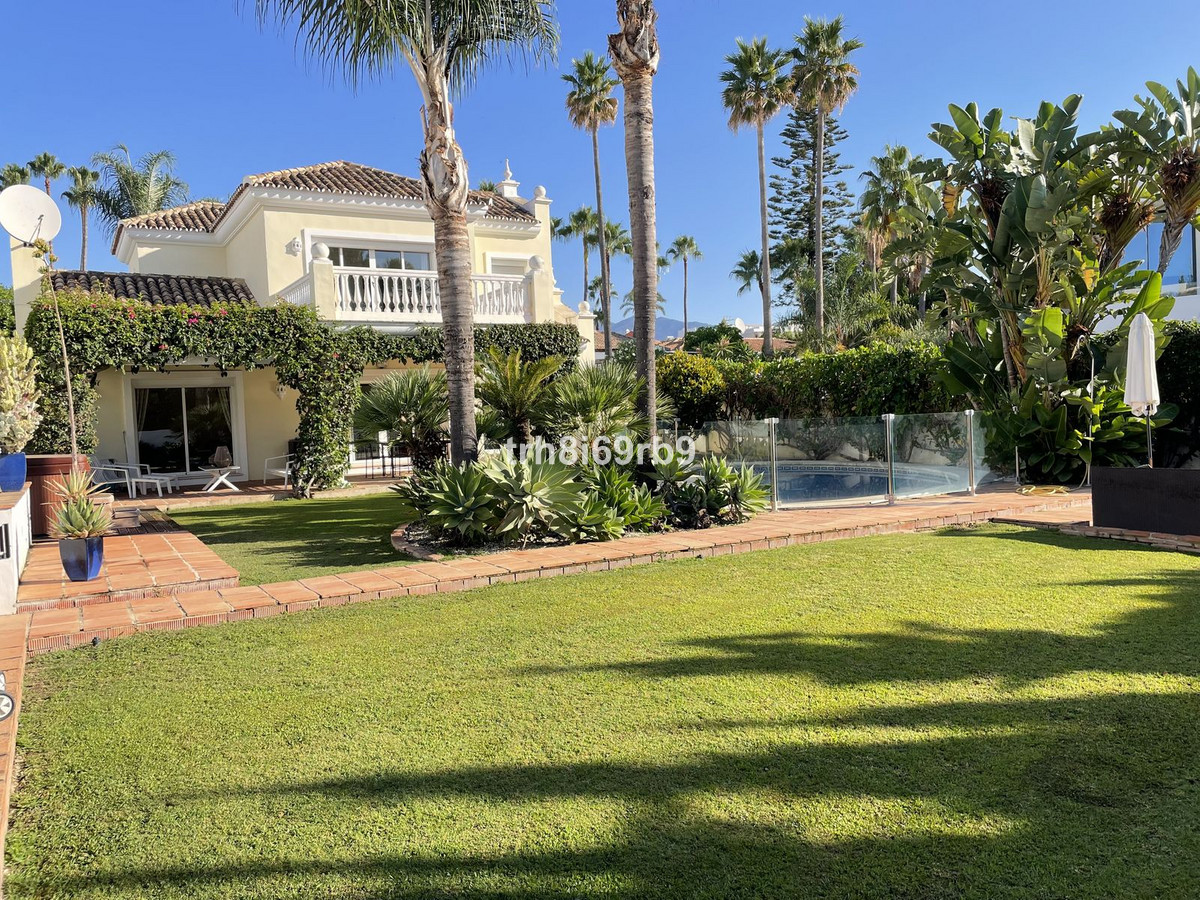 House in Atalaya Isdabe - view 1