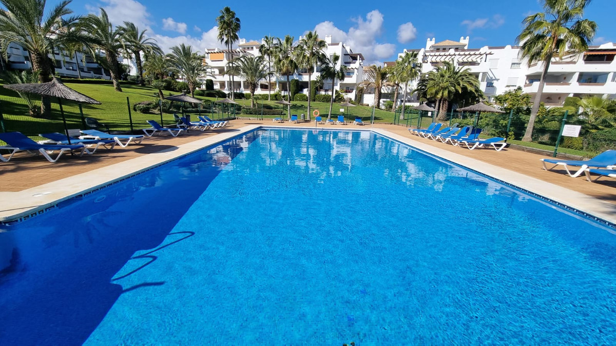 Apartment in Estepona - view 1