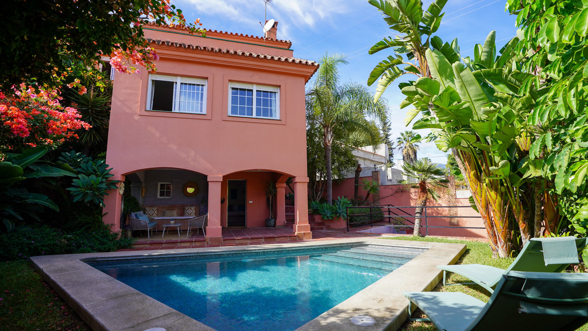 House in Nueva Andalucia - view 1