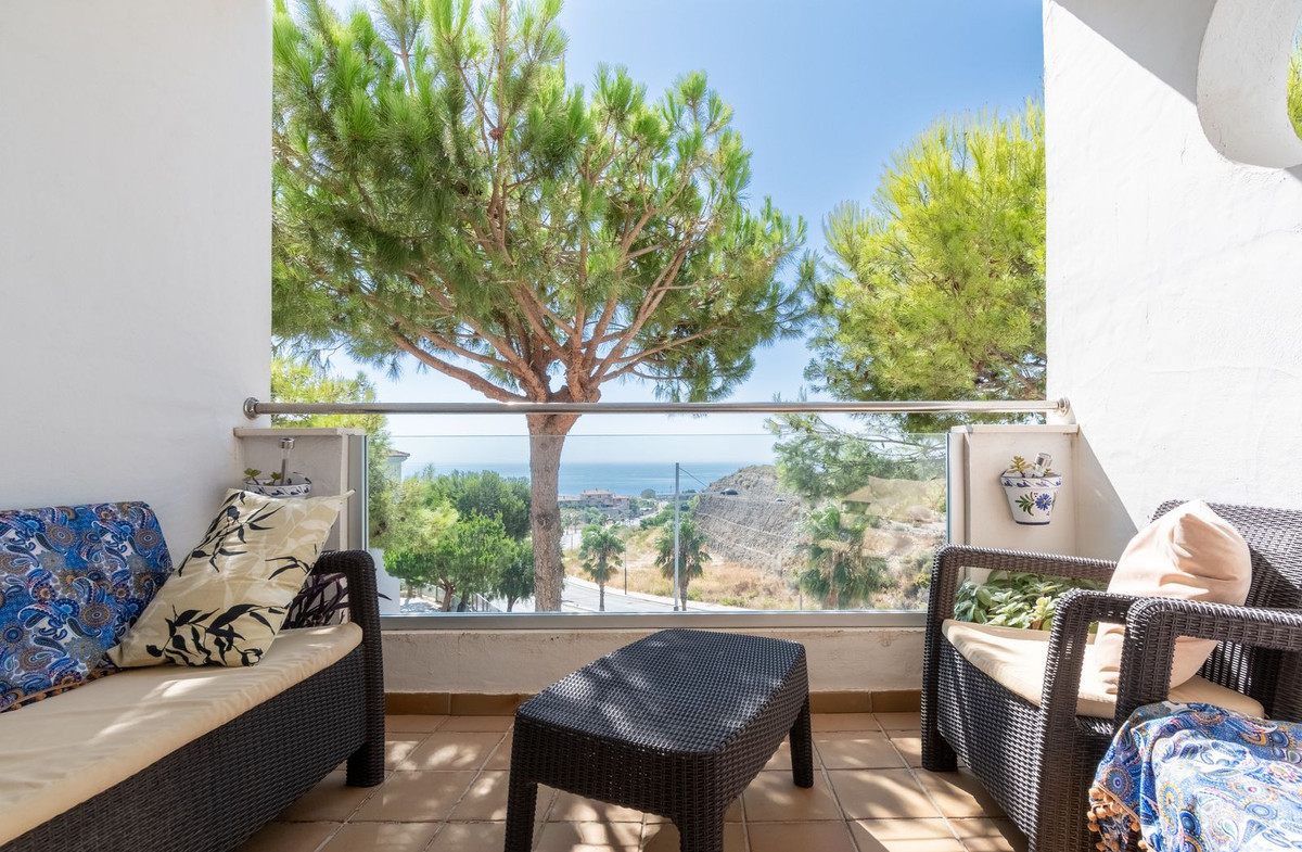 Apartment in La Duquesa - view 1