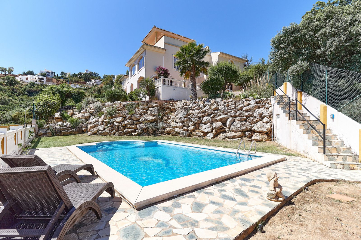 House in La Mairena - view 1