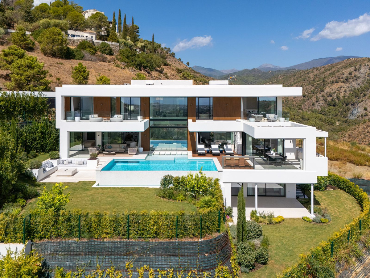 House in Atalaya Isdabe - view 1