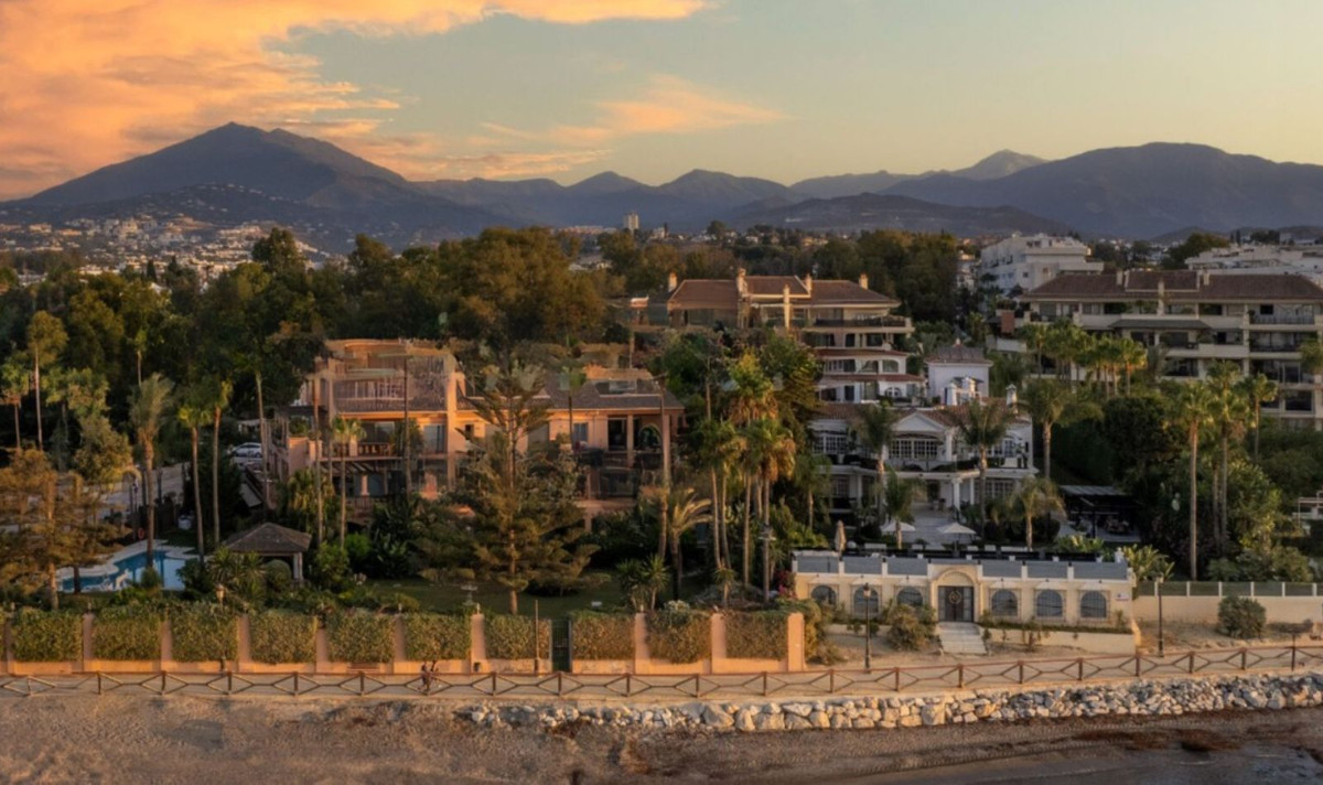 Apartment in Marbella - view 1