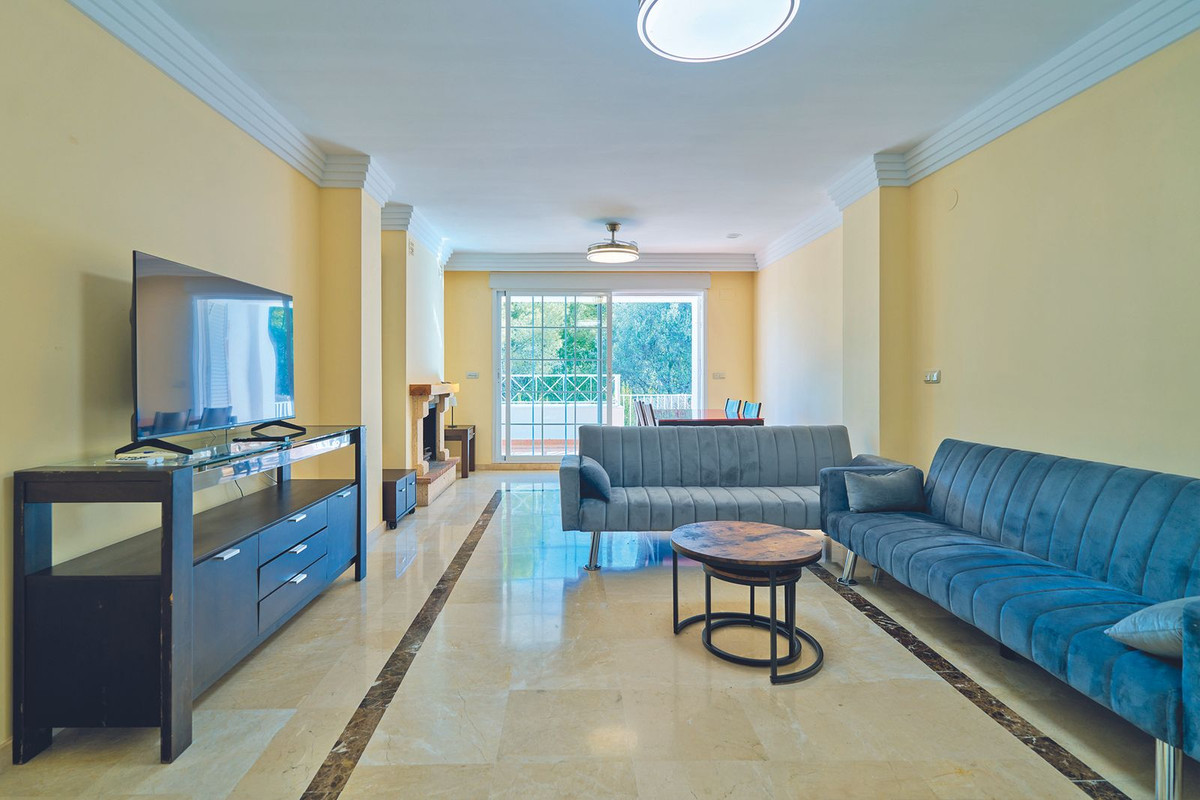 Apartment in Ojen - view 1