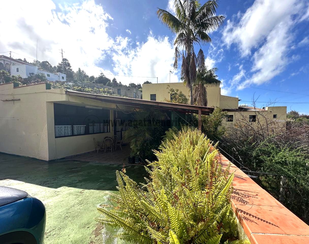 House in Icod de los Vinos - view 1