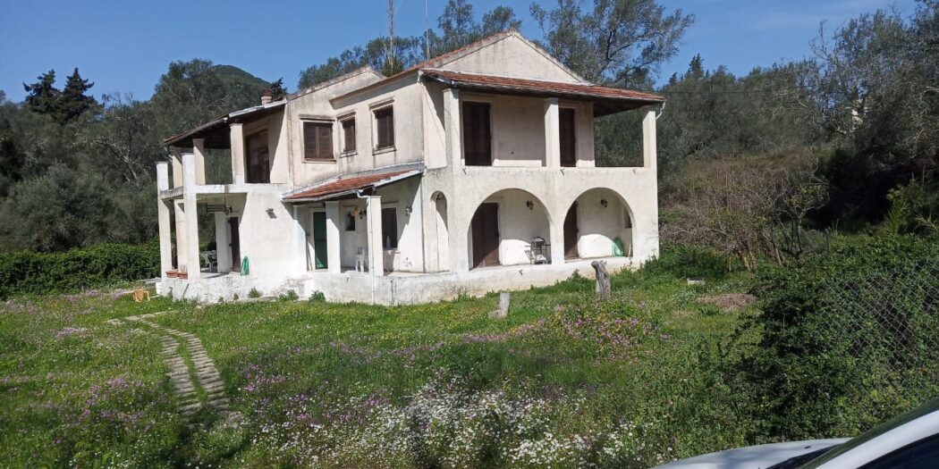 Apartment in Agios Matthaios - view 1