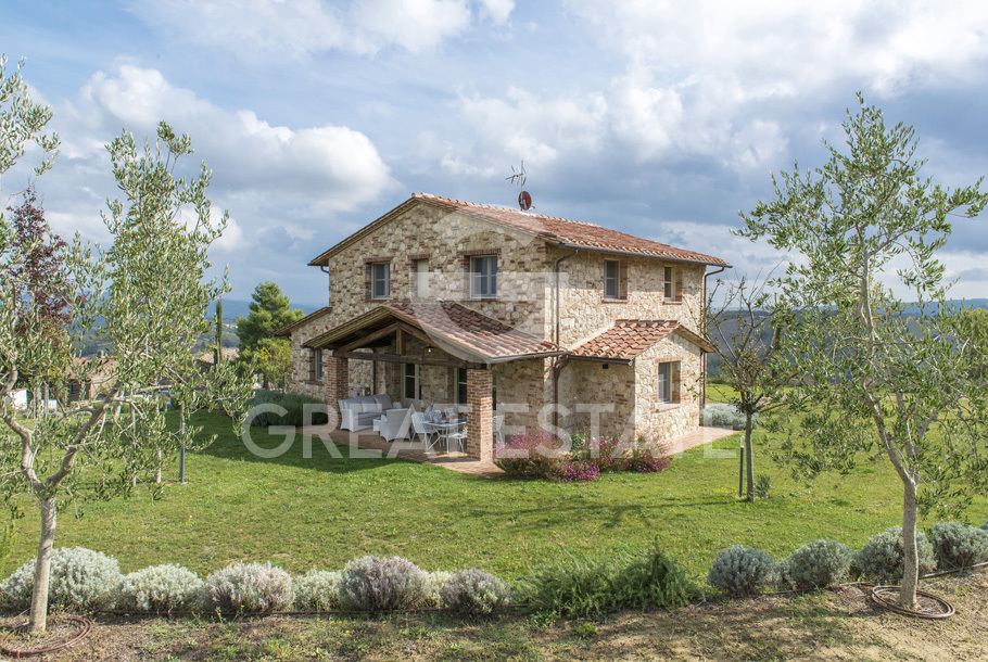 House in Fabro - view 1