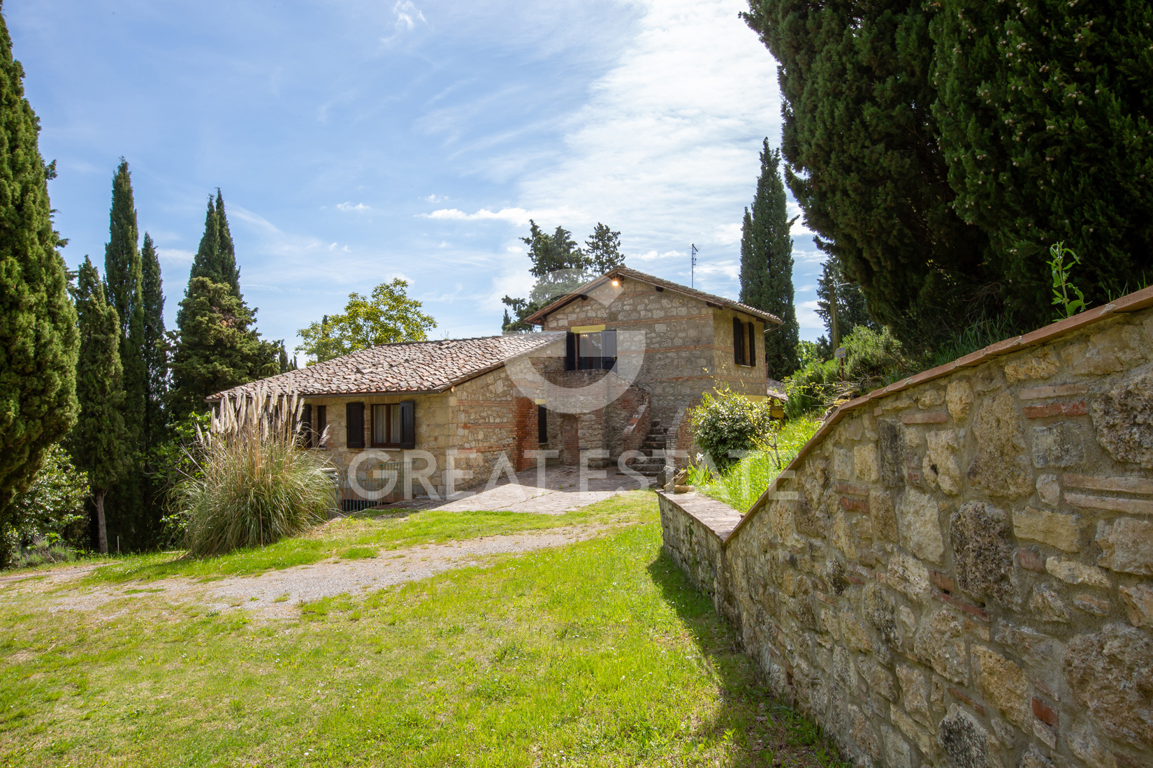 House in Sarteano - view 1