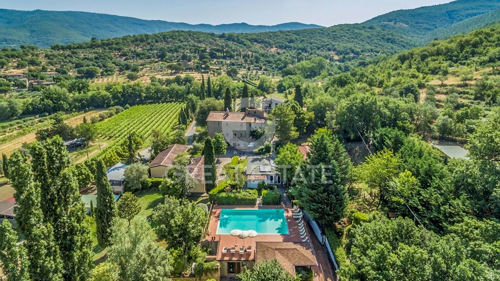 House in Tuoro sul Trasimeno - view 1