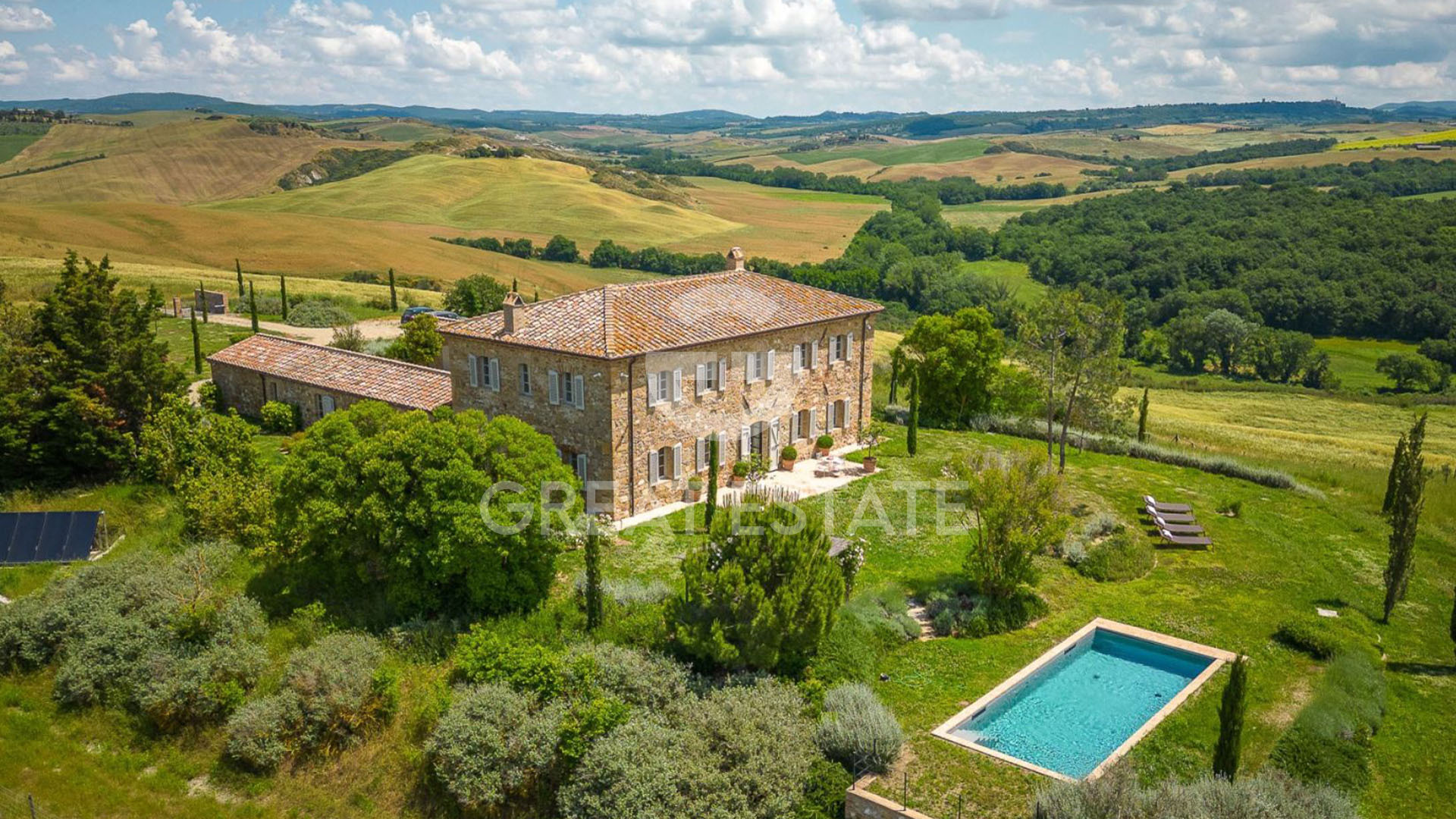 House in San Quirico d'Orcia - view 1