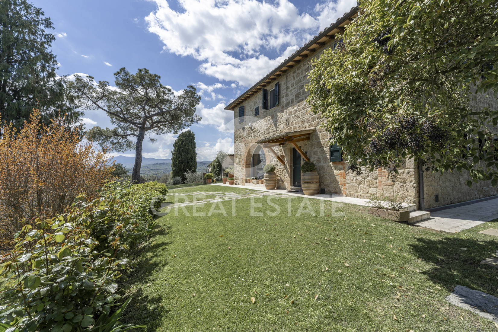 House in Chiusi - view 1
