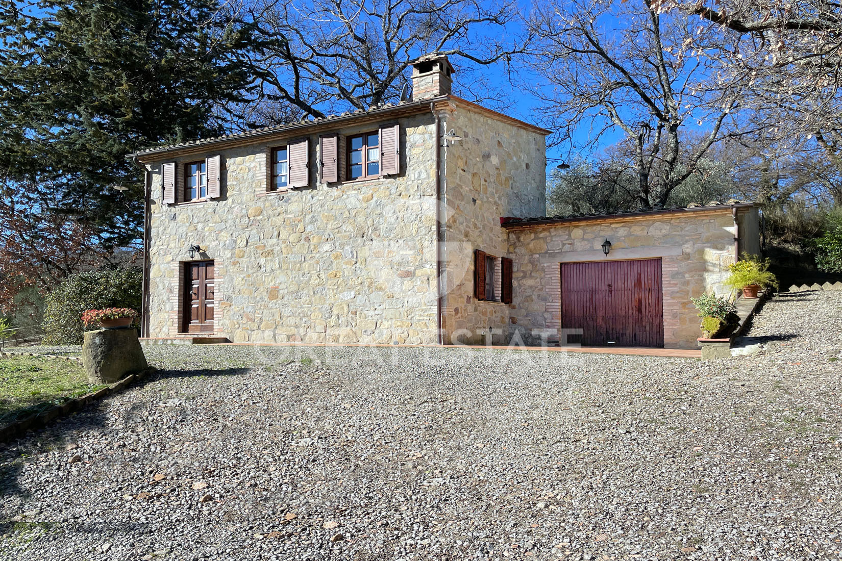 House in Radicofani - view 1