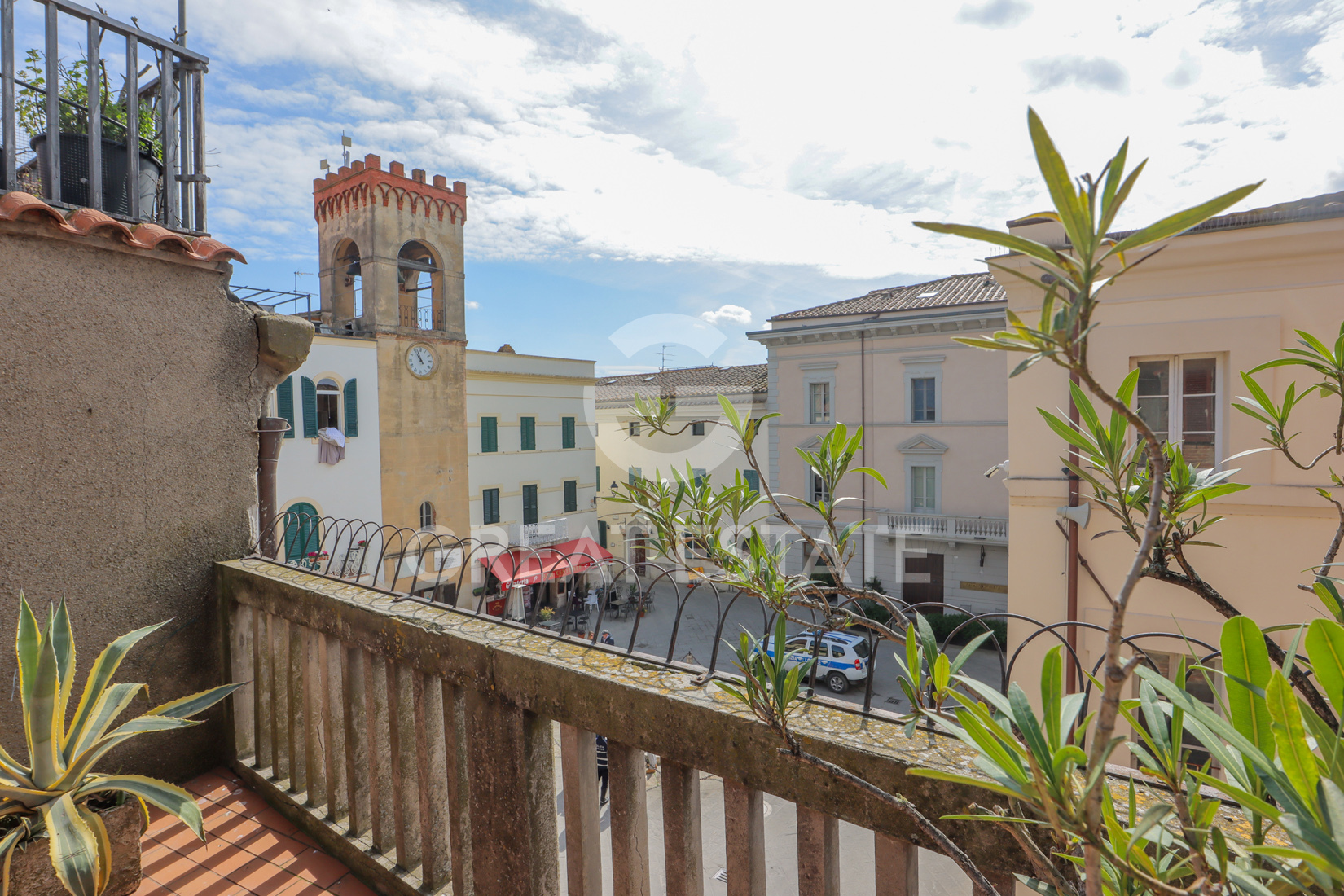 House in Castiglione del Lago - view 1