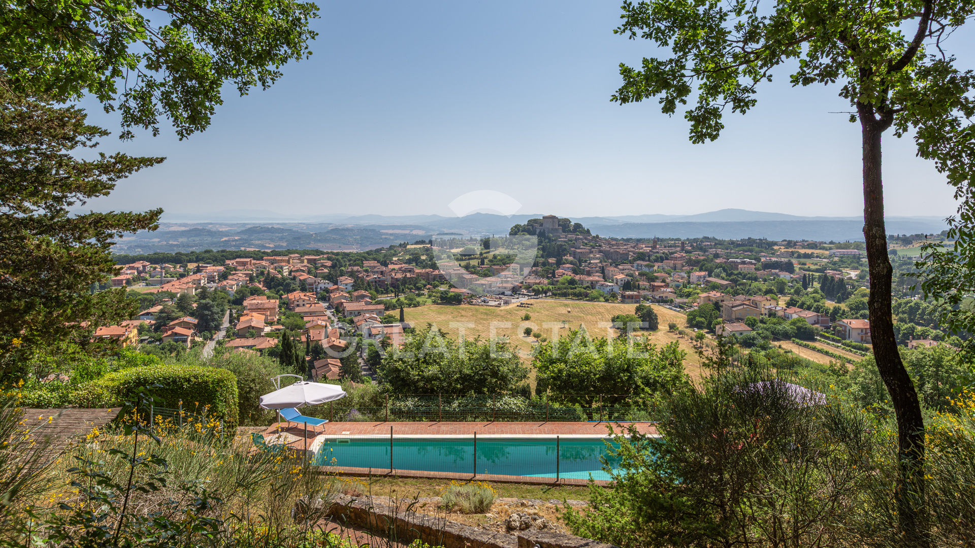House in Sarteano - view 1
