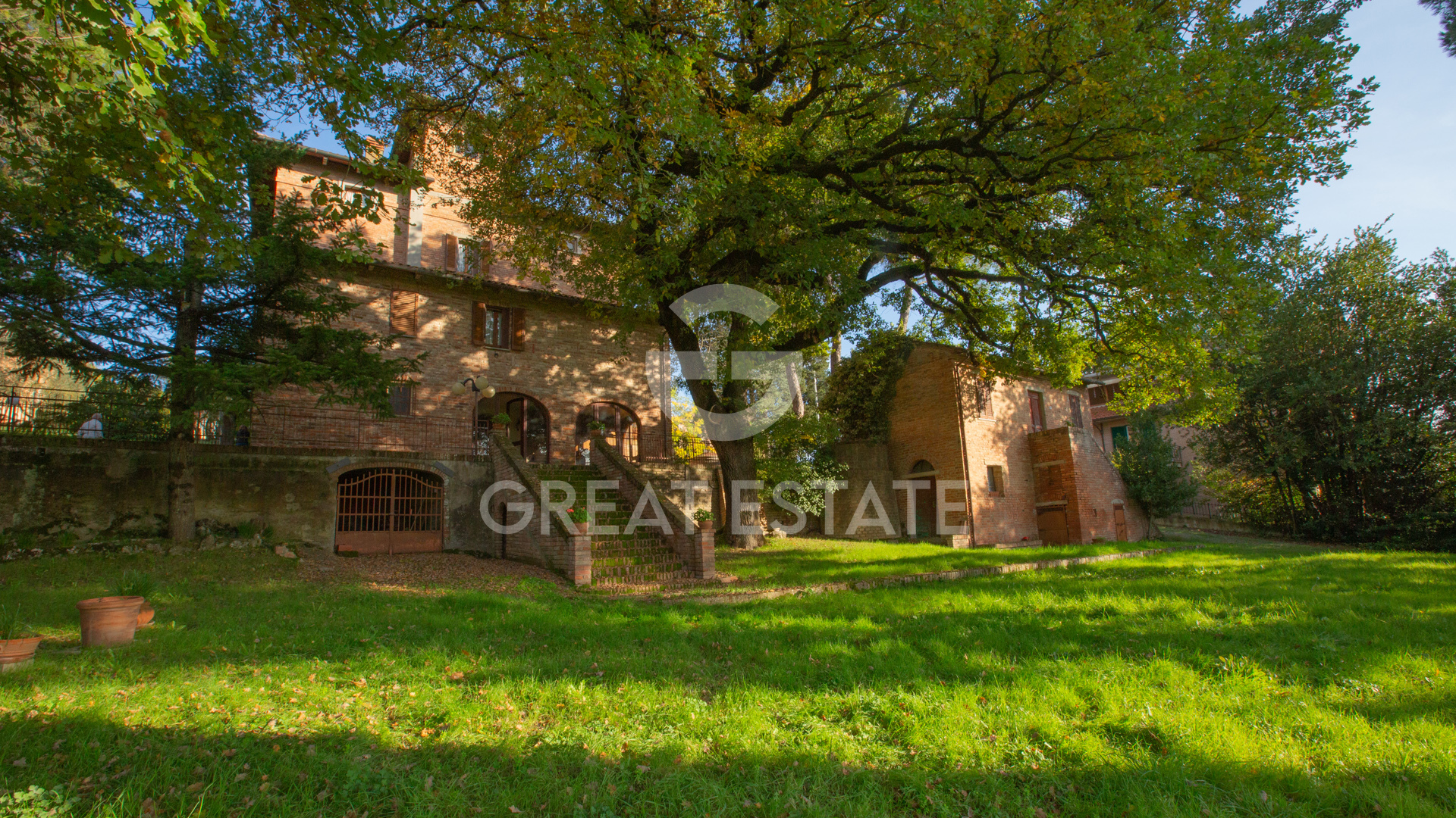 House in Castiglione del Lago - view 1