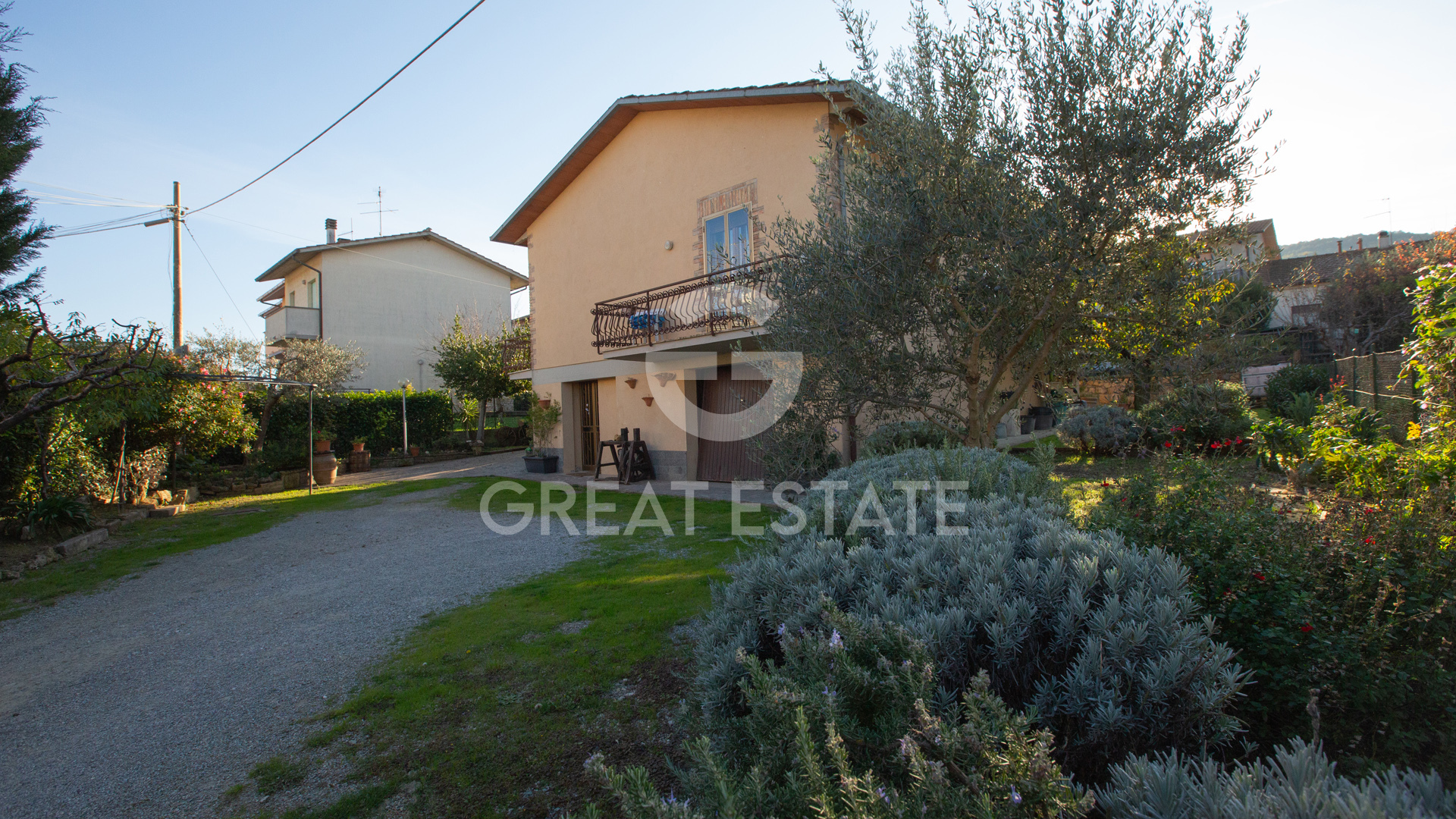 House in Sarteano - view 1