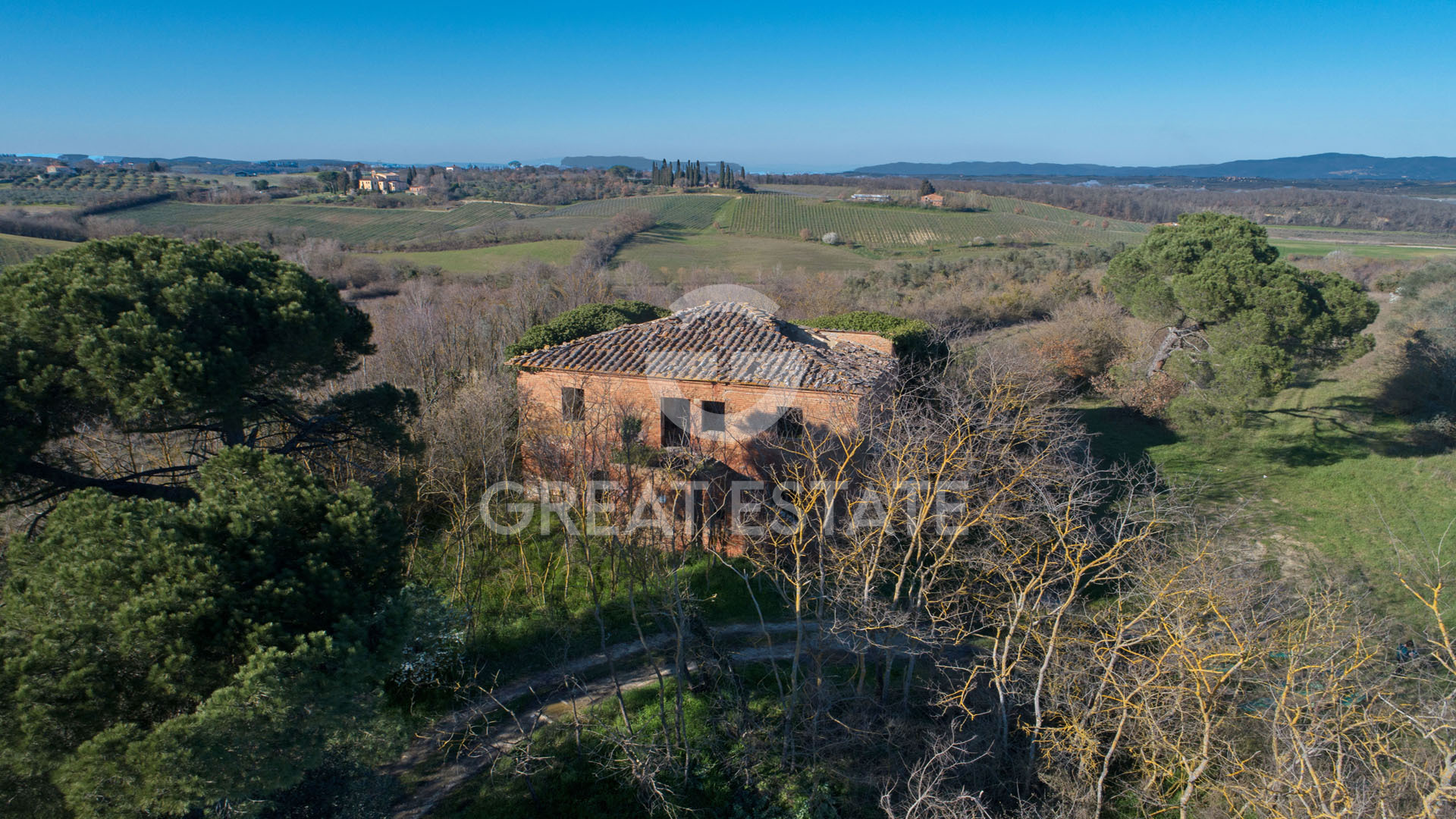 House in Montepulciano - view 1