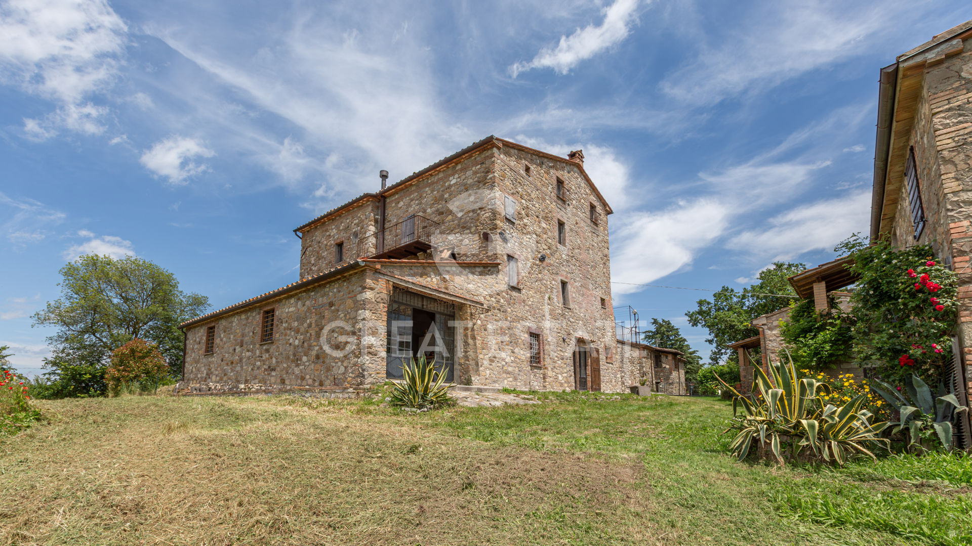 House in Allerona - view 1