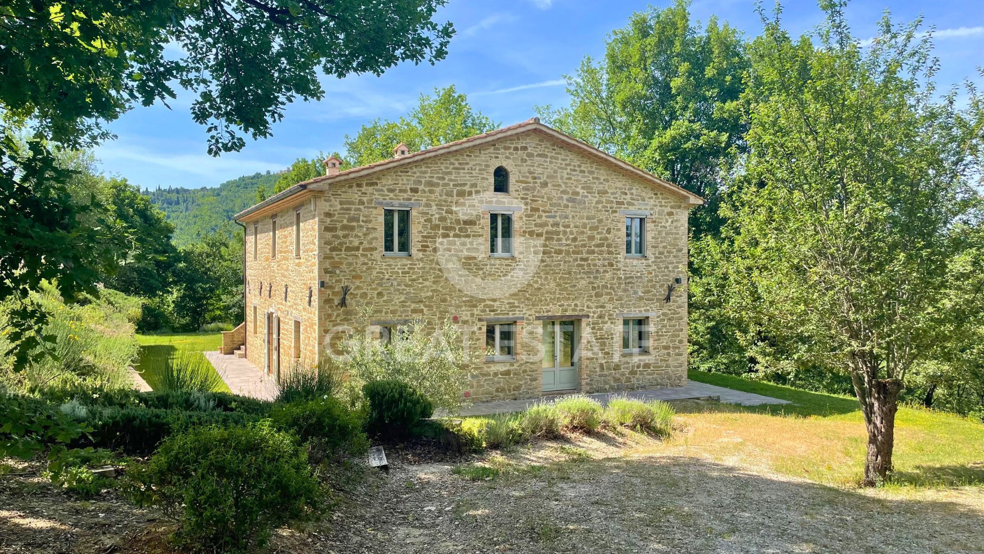 House in Gubbio - view 1