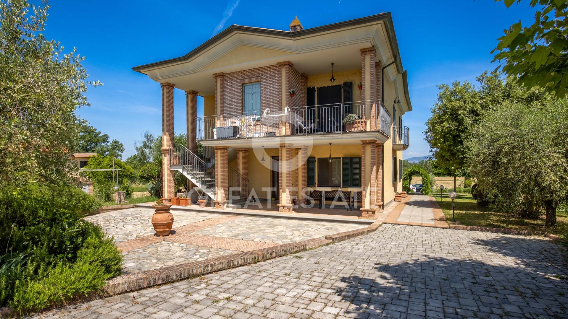 House in Castiglione del Lago - view 1