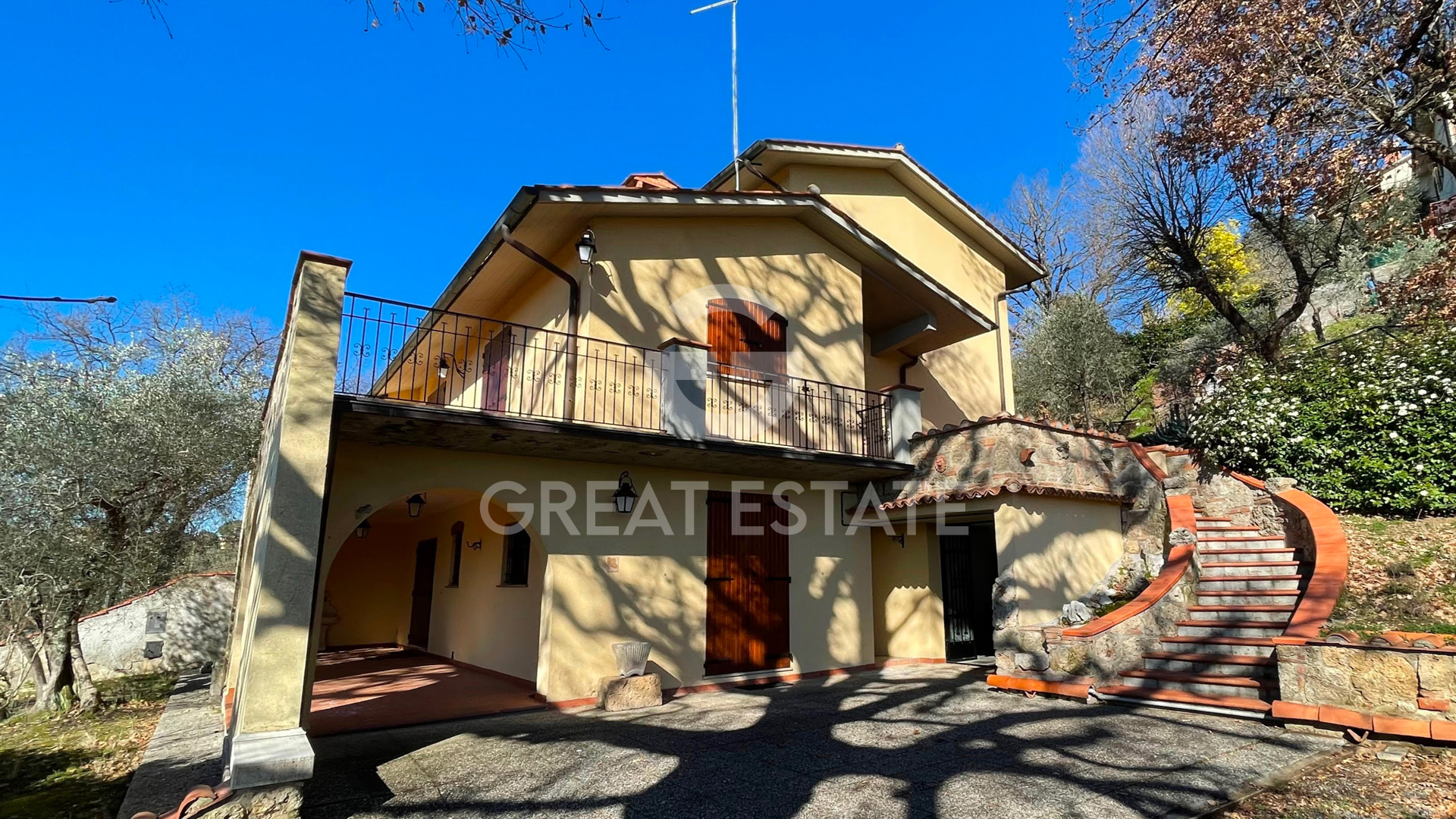 House in Chiusi - view 1