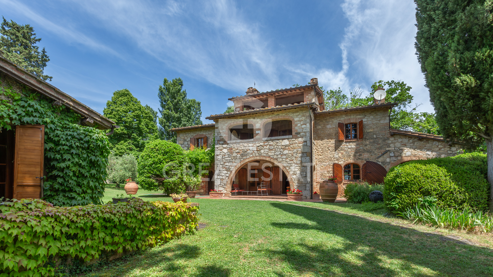 House in Cetona - view 1