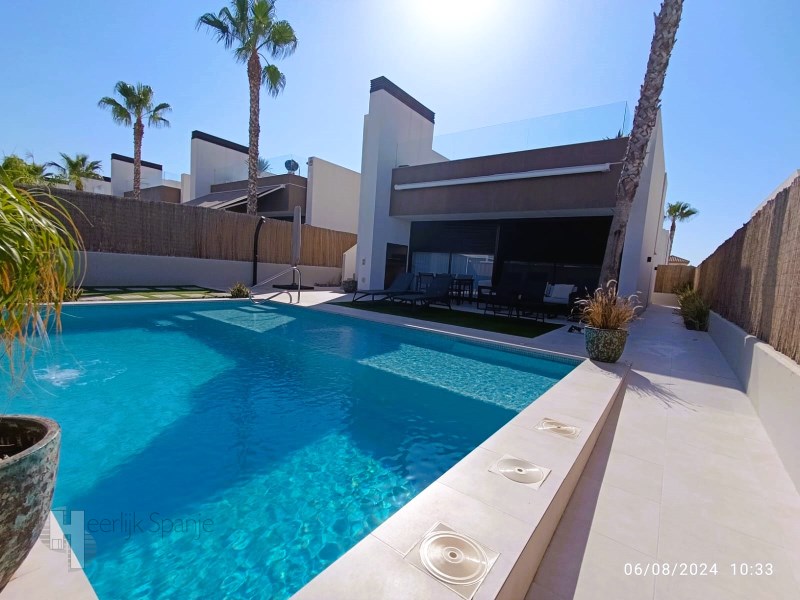 Villa in Murcia - view 1