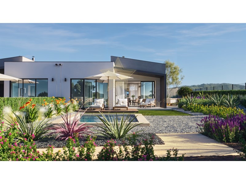 House in Estombar - view 1