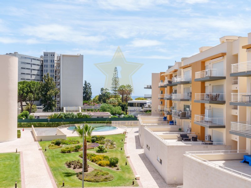 Apartment in Quarteira - view 1