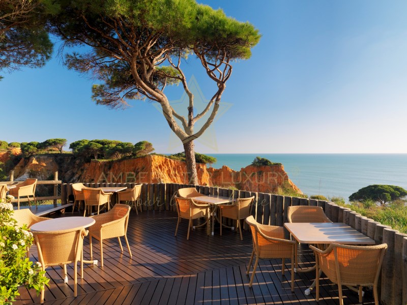 Apartment in Olhos de Agua - view 1