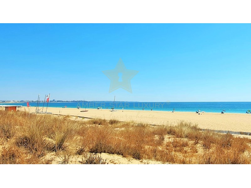 Apartment in Meia Praia - view 1