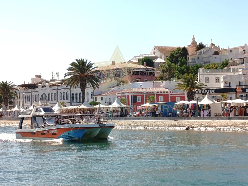 Apartment in Meia Praia - view 1