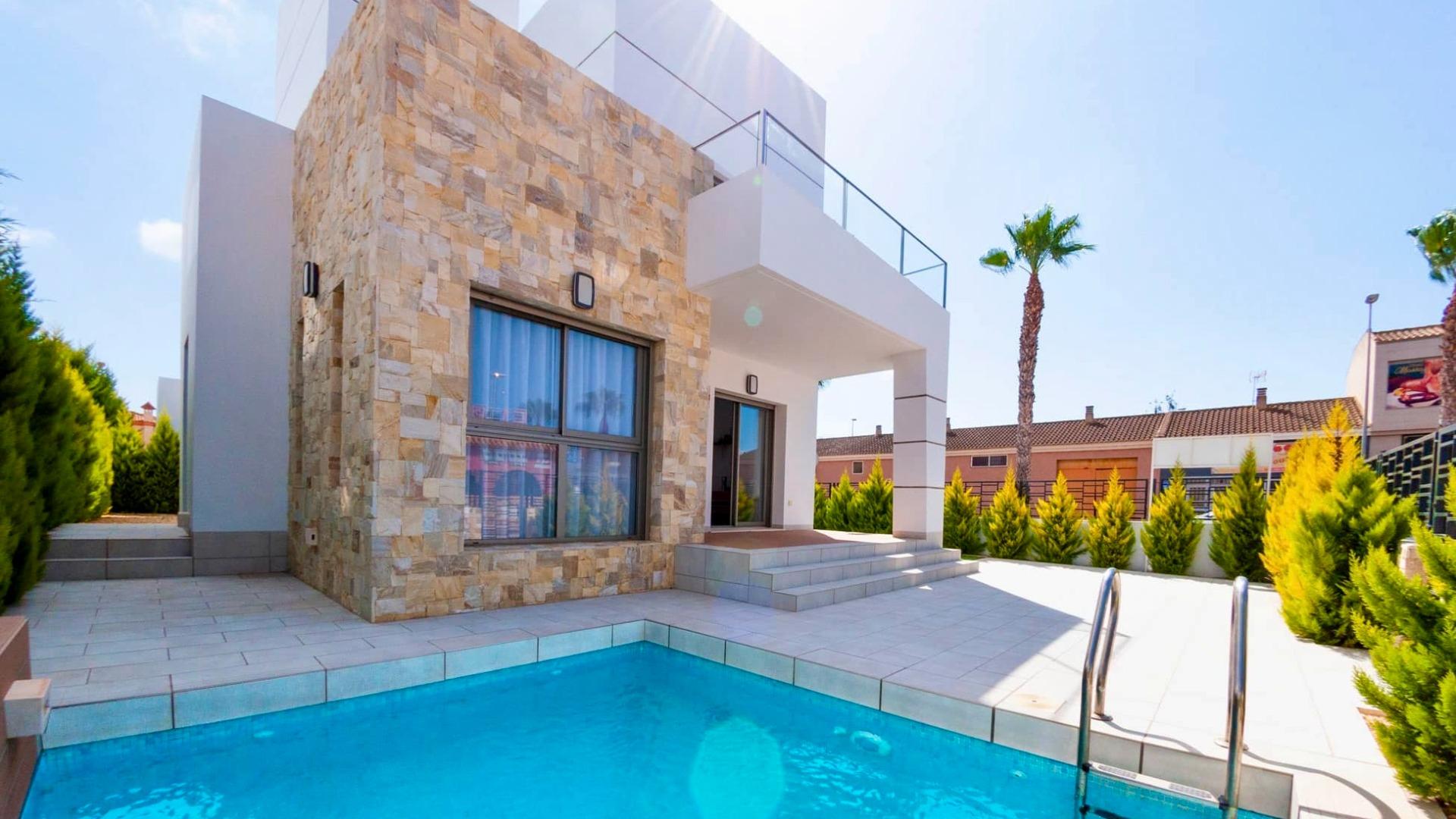Villa in Santa Cruz - view 1