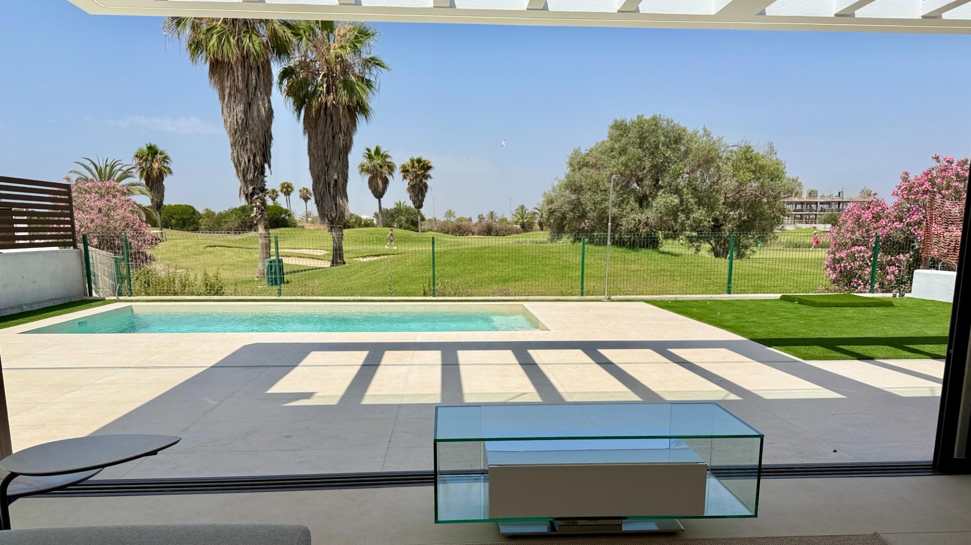 Villa in Santa Cruz - view 1