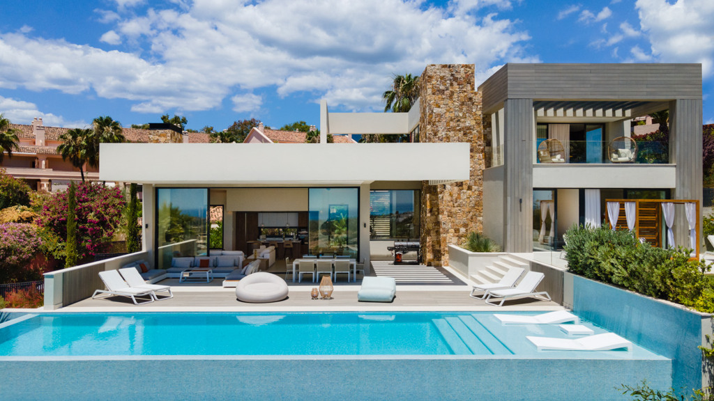 House in Nueva Andalucia - view 1